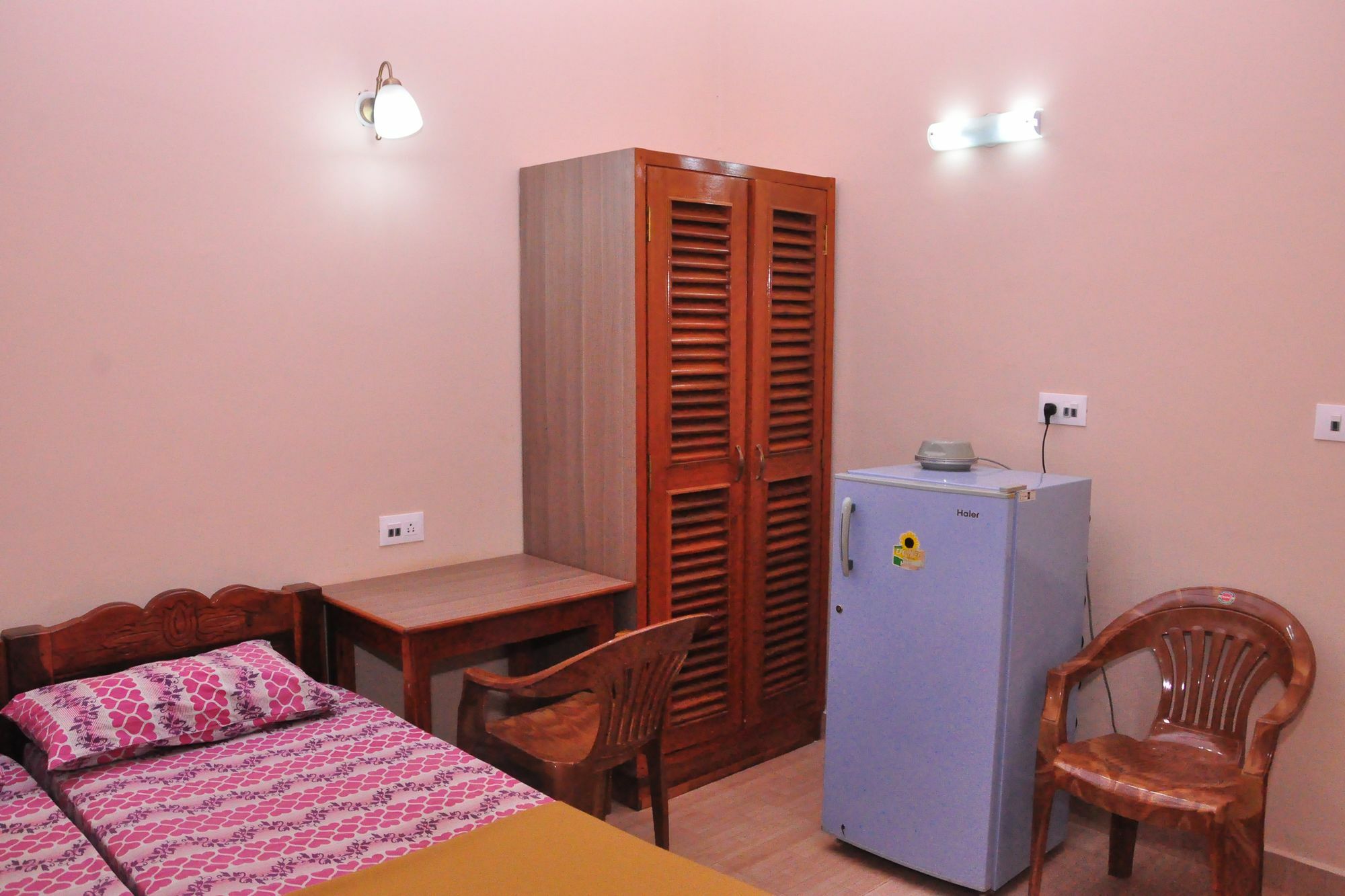 Anjuna Blue Resort Εξωτερικό φωτογραφία